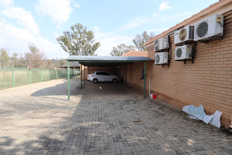 Commercial Property for Sale in Oudorp North West